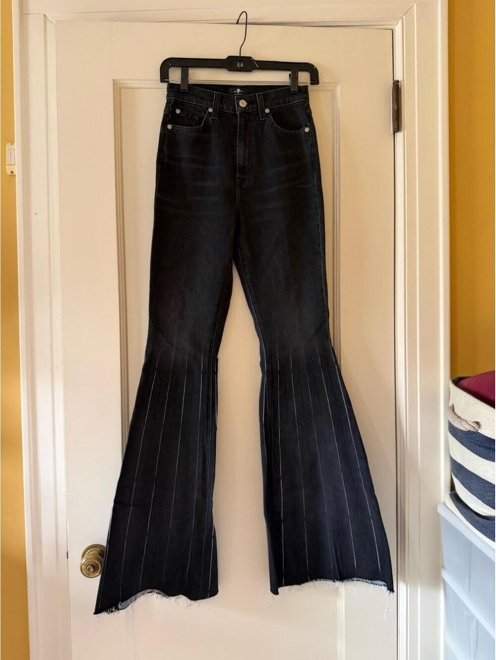 7 for All MAnkind Bell Bottom Flared jeans in Black 25